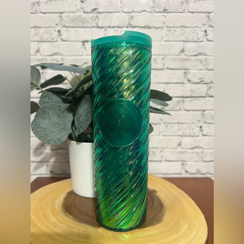 NEW STARBUCKS Green Swirl Candy Cane 2022 Winter Christmas 16 oz Tumbler